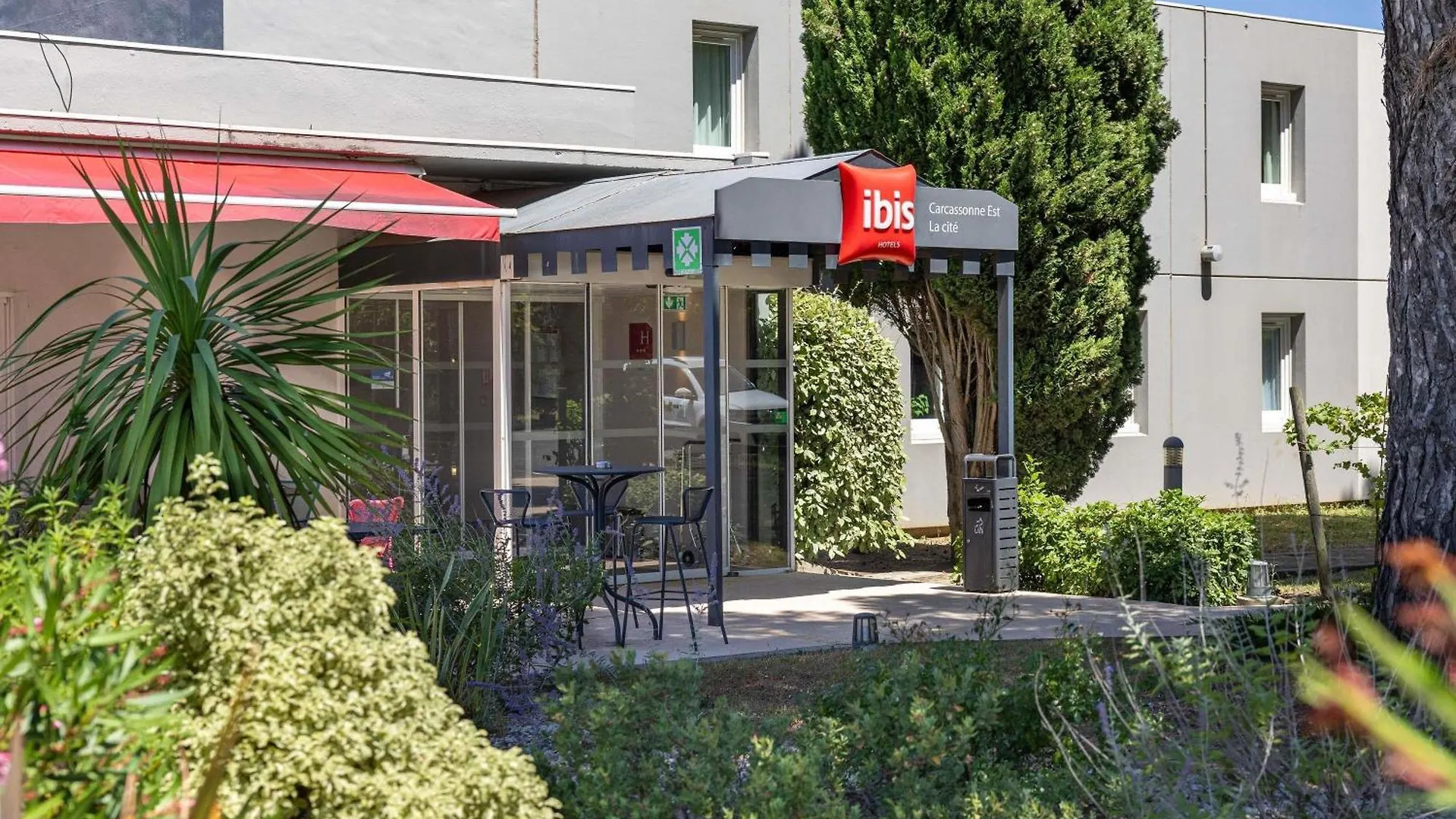 4 Hôtels Familiaux près de la Basilique Saint-Nazaire à Carcassonne