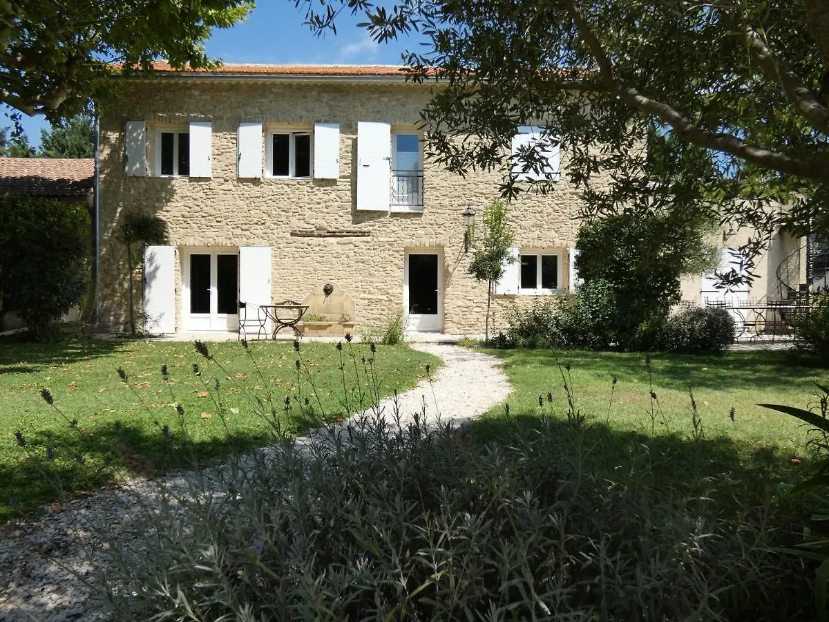 Où Dormir près du Musée du Santon : 4 Hôtels Familiaux à Gordes