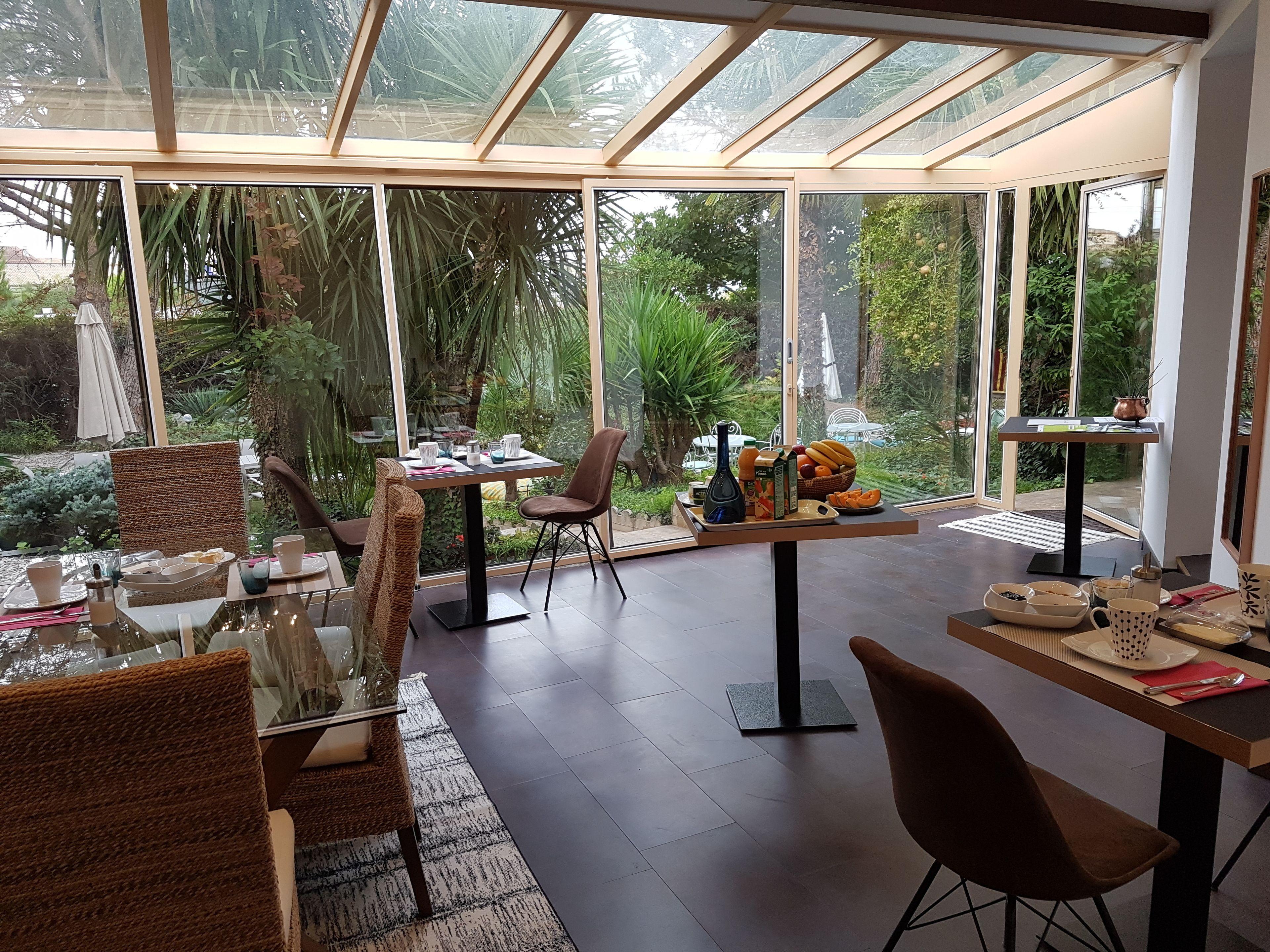 Séjourner près du Domaine de Grammont : 5 Hôtels Budget Comparés